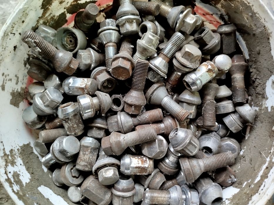 Volvo Sruby Szpilki Sruba Nakretki do Kol