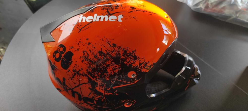 Kask  rozmiar M 55-56 cm