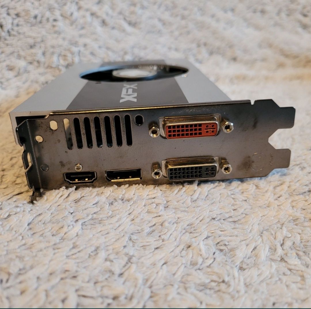 Karta grafiki XFX Radeon R7 260X 1GB DDR5