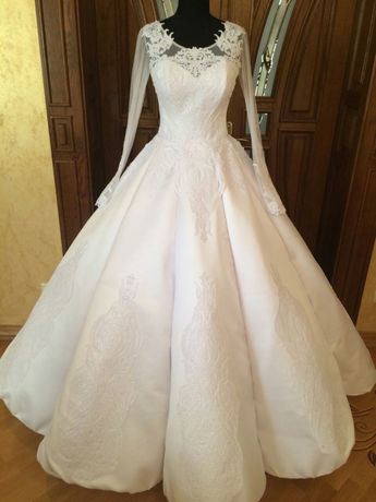 Весільна сукня Фасон королівський