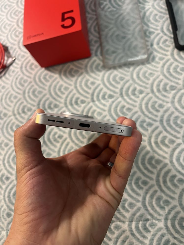 OnePlus Ace 5.