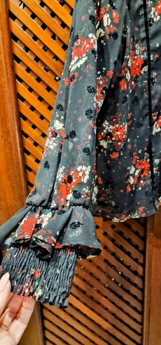 Blusa túnica  de tecido fino da Zara