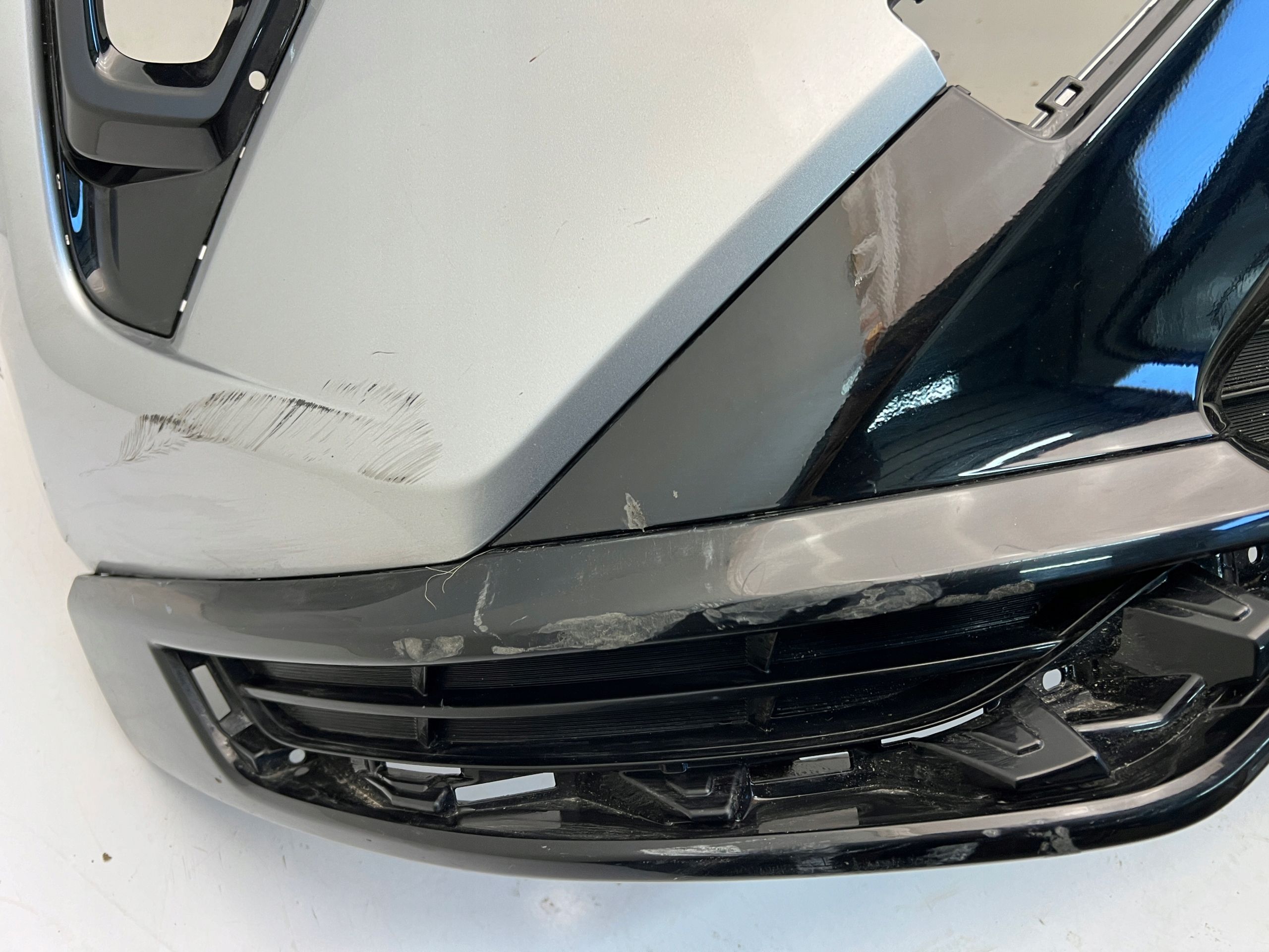 Toyota RAV4 V GR Zderzak Przedni przód Pdc pod Spryski N 19