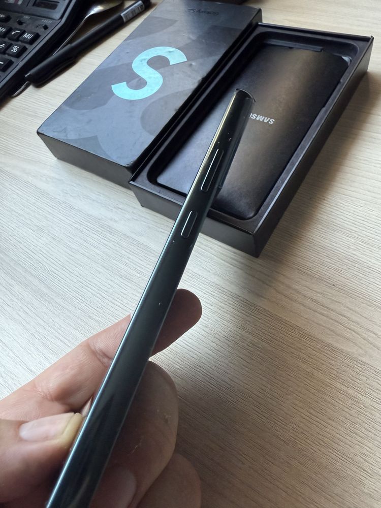 Samsung S 22 8/128 гигабайт