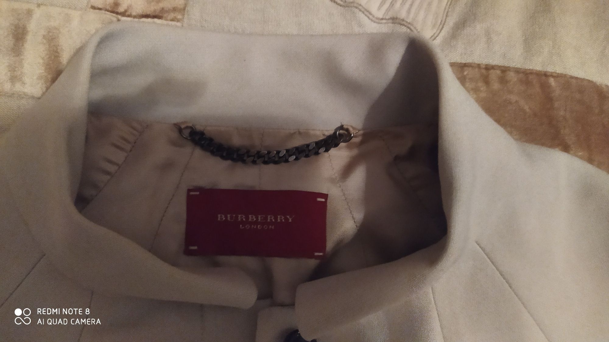 Casaco de senhora da  Burberry, impecável