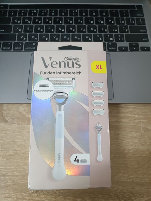 Станок для інтимних зон із 4 змінними касетами Gillette Venus