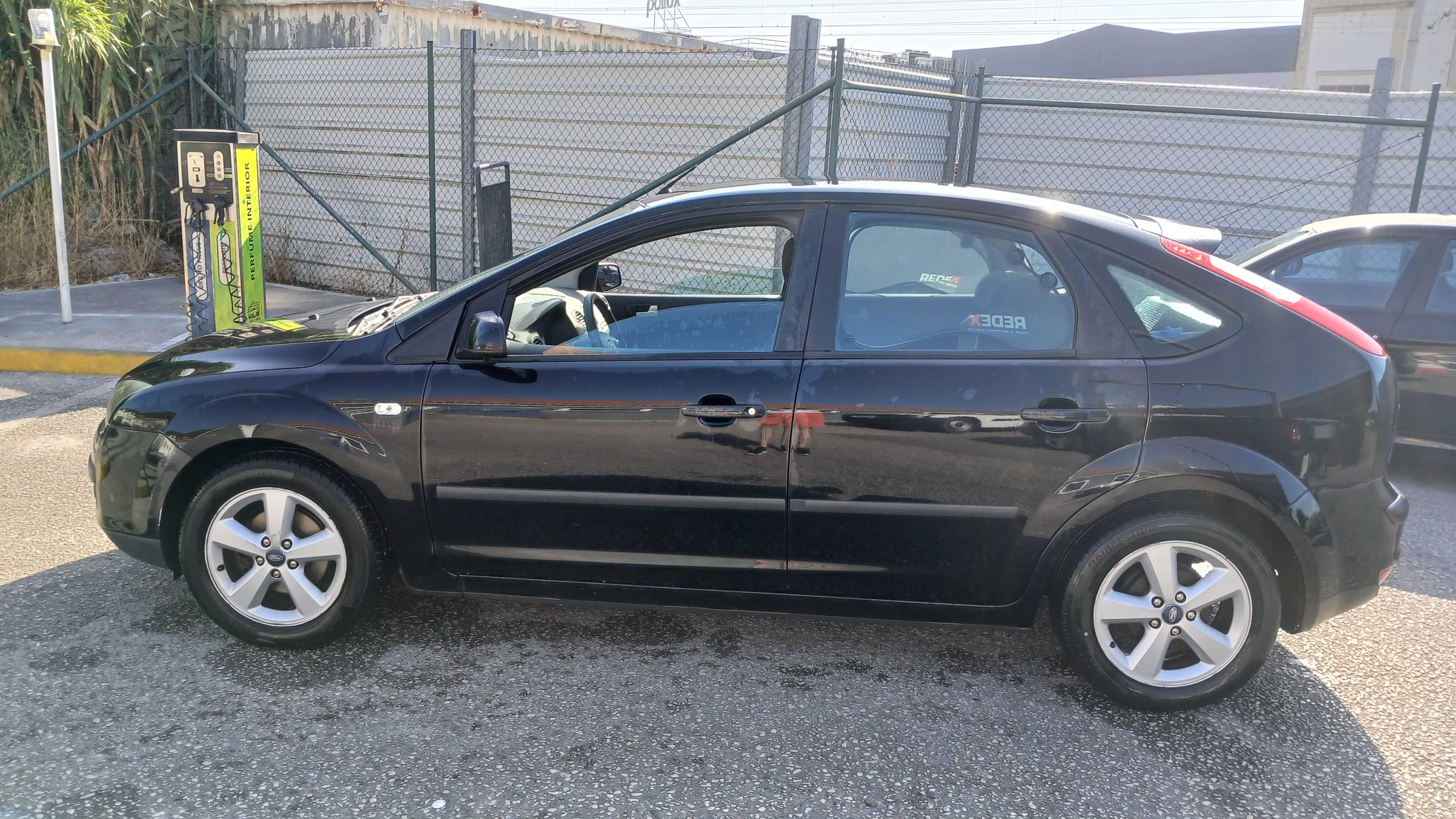 Vendo Ford Focus 1.4i - ano 2006