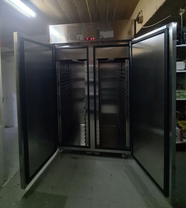 Armário frigorífico para tabuleiro 75X45!