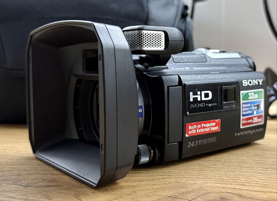 Sprzedam kamere Sony HDR-PJ780