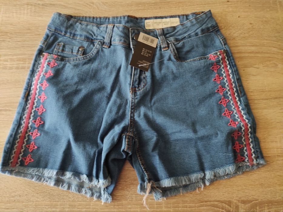 Spodenki damskie r. 38 Nowe