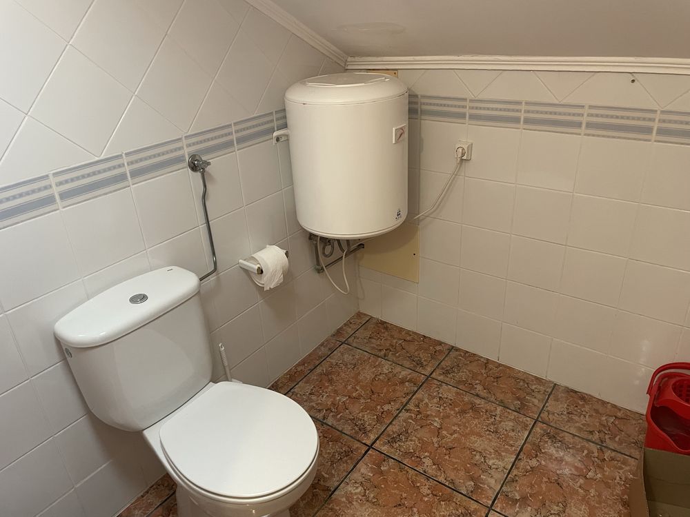Quarto para arrendamento mensal(garagem disponivel)