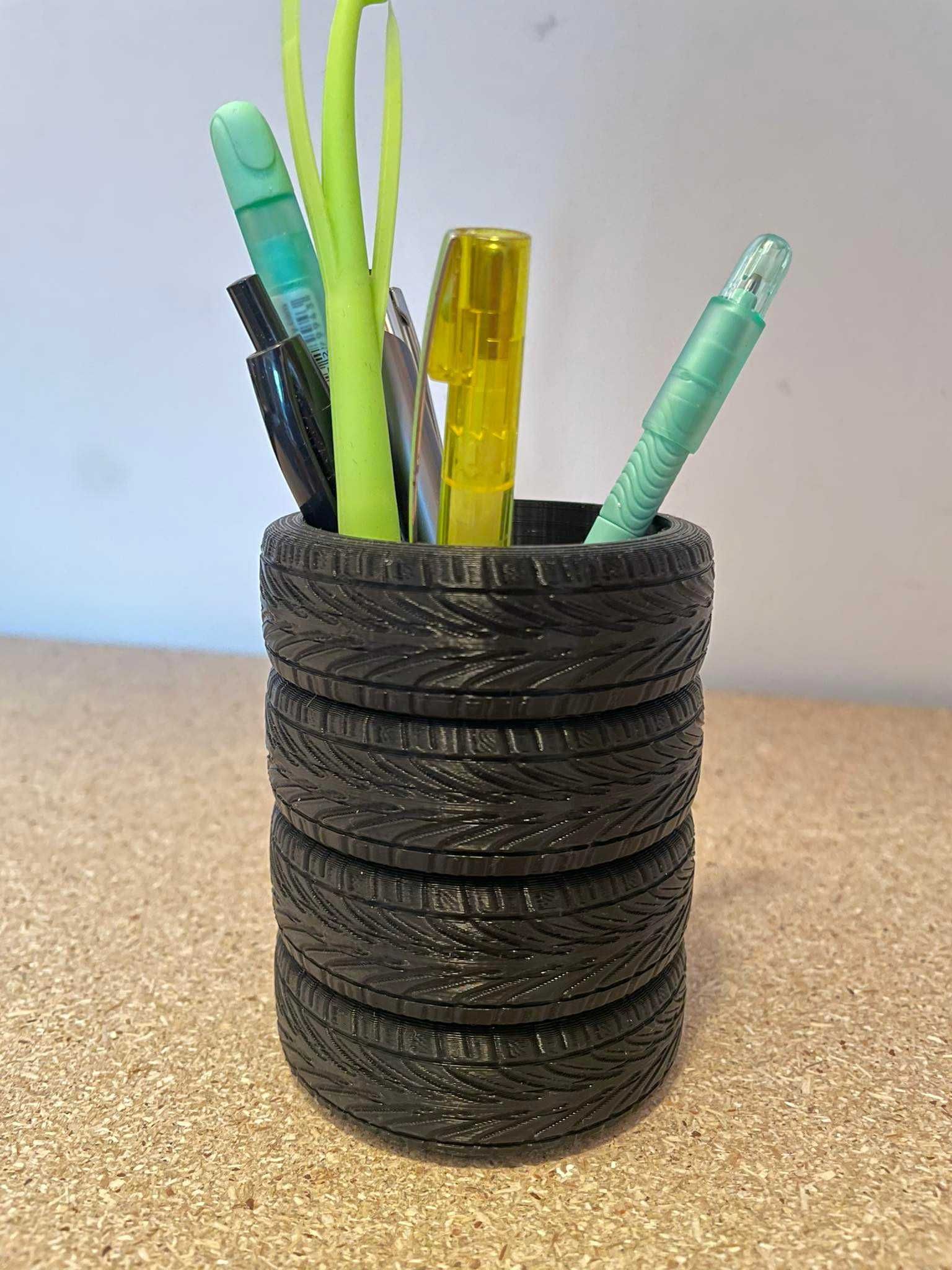 Stojak na długopisy | Stos opon | Druk 3D