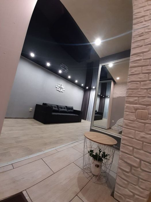 Сдается 1к квартира в центре.