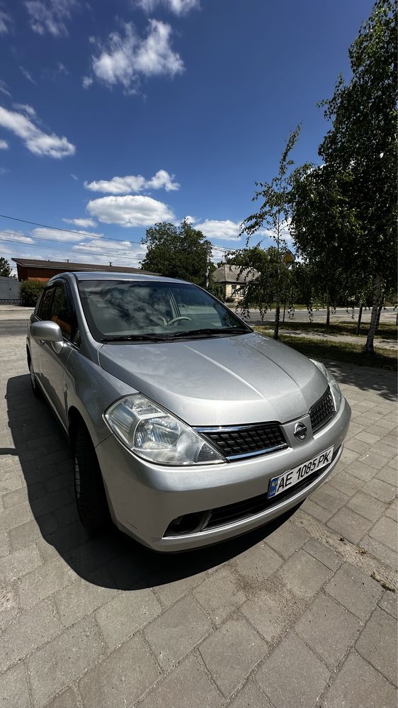 Nissan Tiida автомат 2008