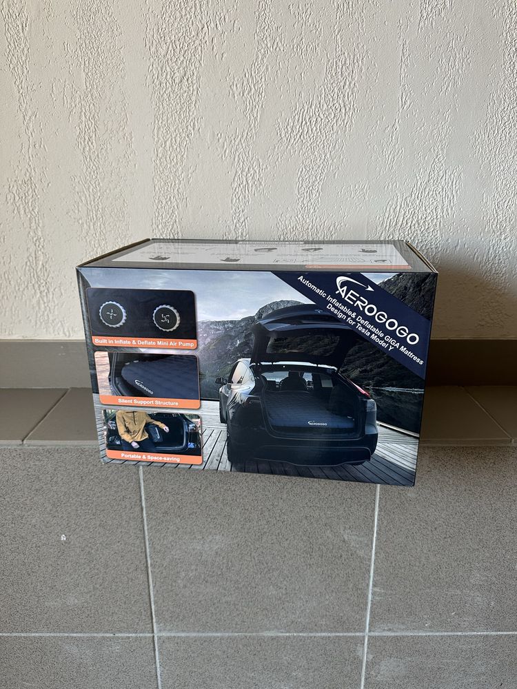 Надувний матрац Aerogogo для Tesla Model Y 215 x 135 x 24 см