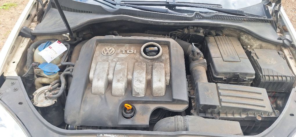Golf V 1.9 TDi BRU caly na części