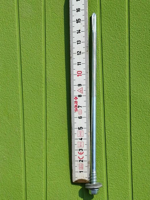 Wkręt nierdzewny do płyty warstwowej z podkładką i uszczelką EPDM 170