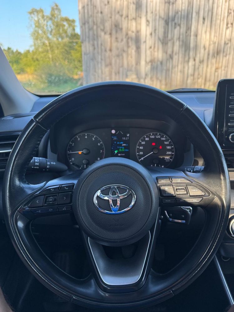 Toyota Yaris 1.5 Benzyna 2021