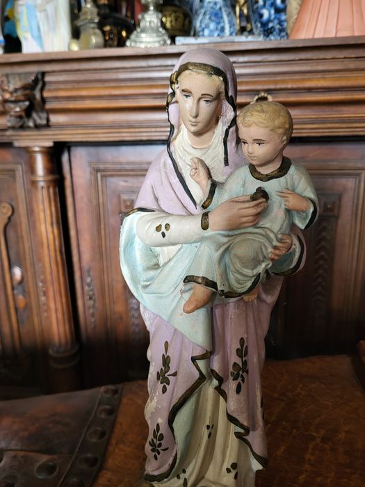 Stara figurka Maryja Niepokalana Matka Boża z dzieciątkiem Jezus