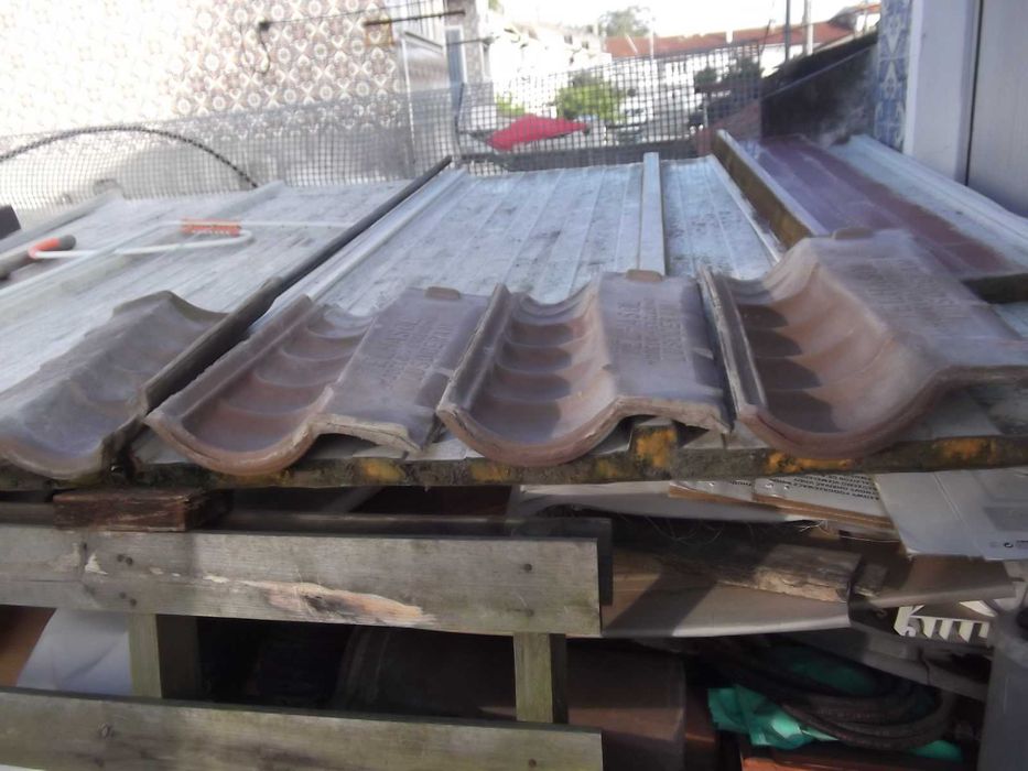 Telhas Sol modelo exclusivo Luso Ceram únicas quatro unidades