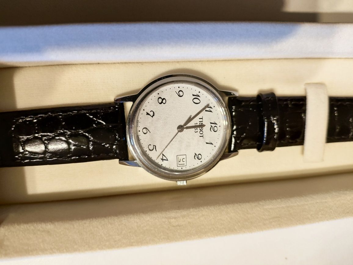 Zegarek szwajcarski Tissot elegancki skórzany nowy