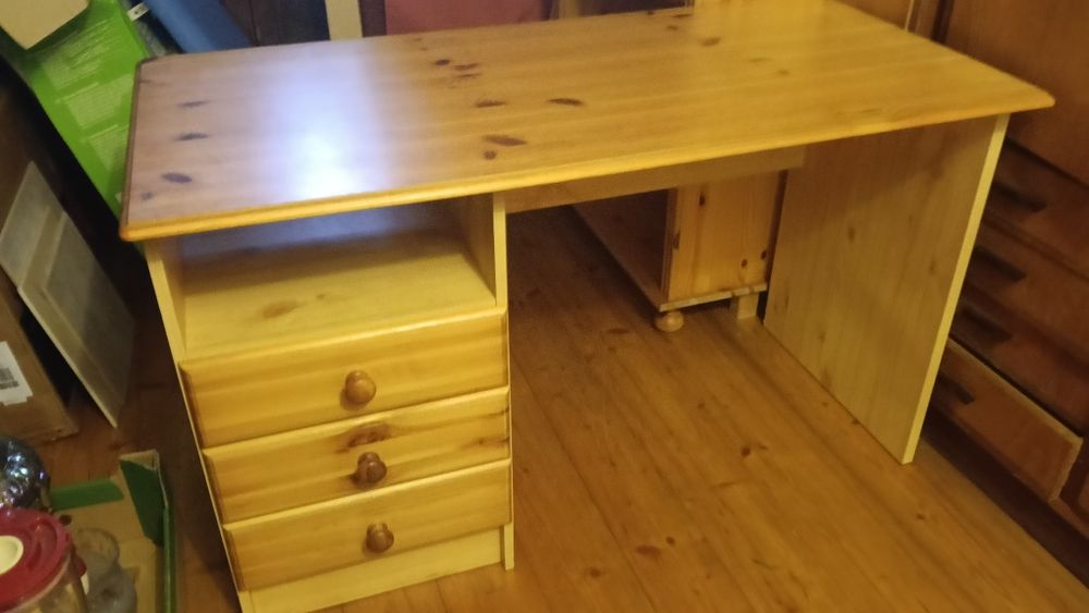 Biurko sosnowe z 3 szufladami