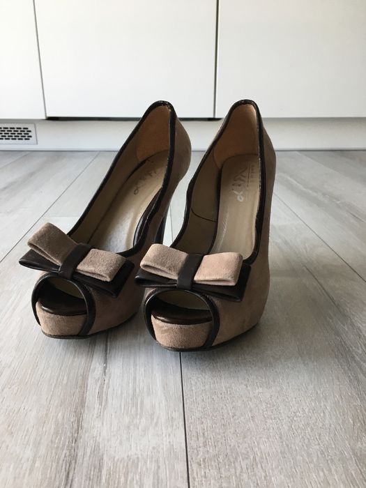 Sprzedam buty rozmiar 38 na platformie bardzo wygodne polecam