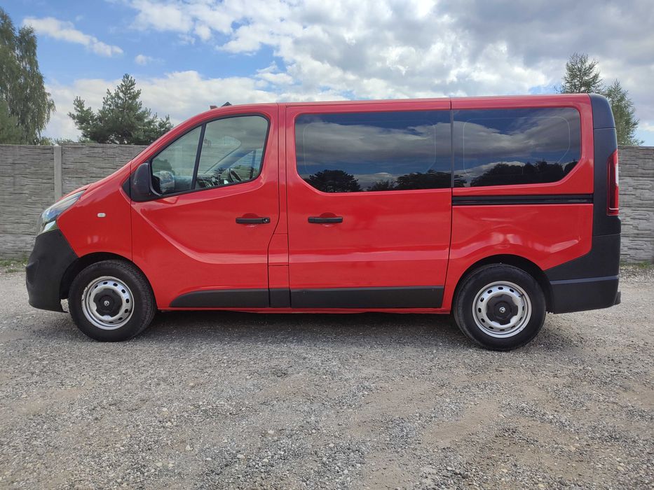 Opel vivaro  9- cio osobowy 2015 rok