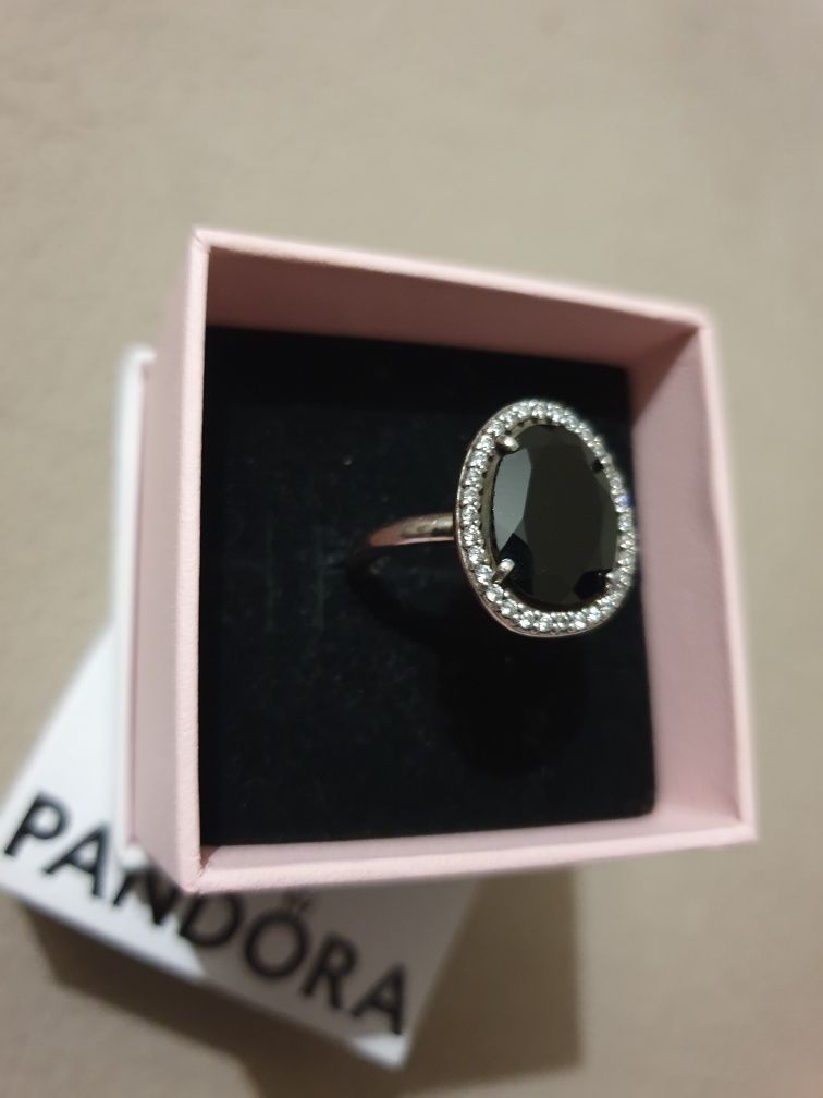 Pandora Glamorous Legacy Black Spinel Ring com caixa pandora