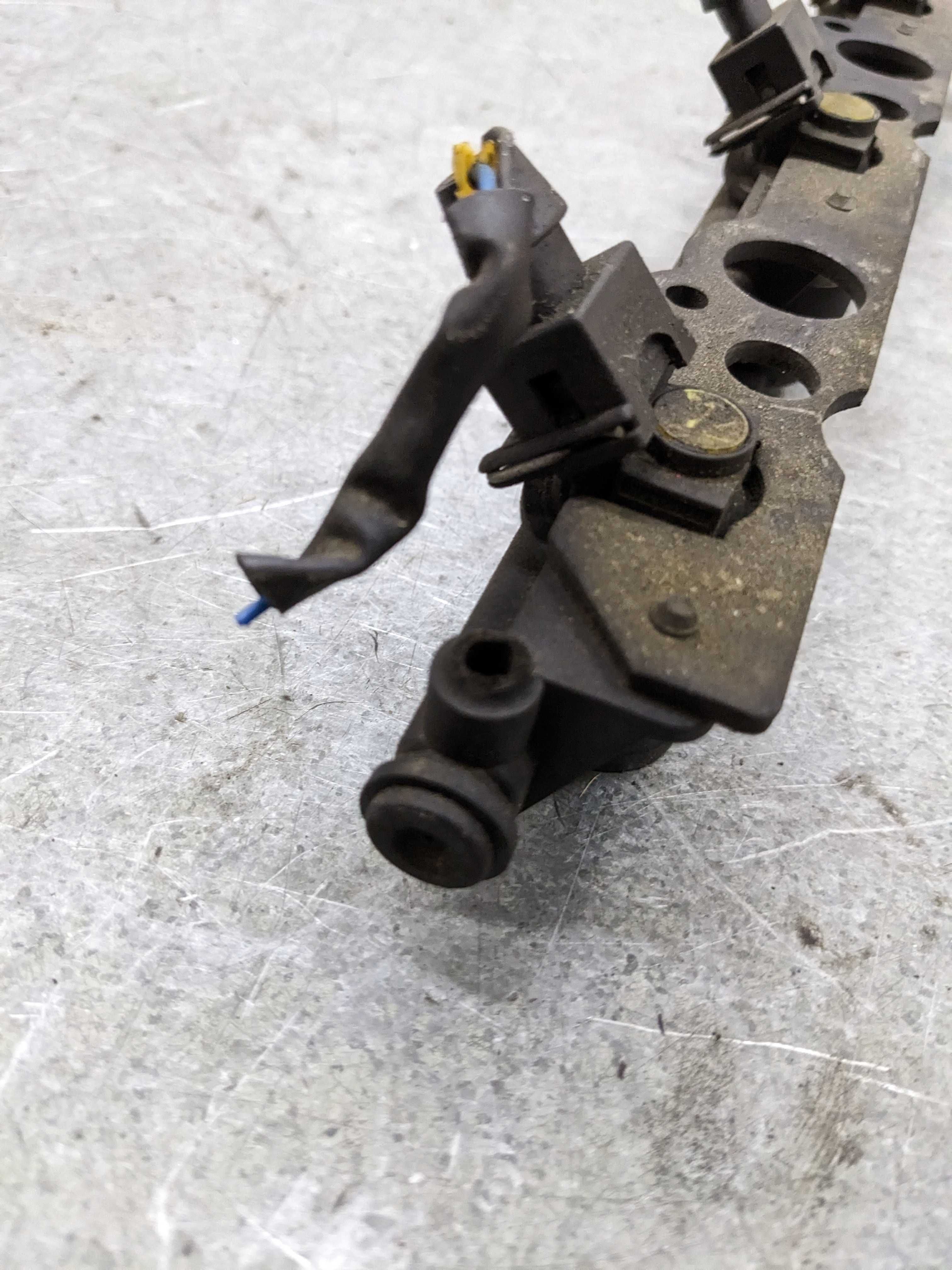 Citroen Peugeot Renault 3.0 V6 Listwa Wtryskowa