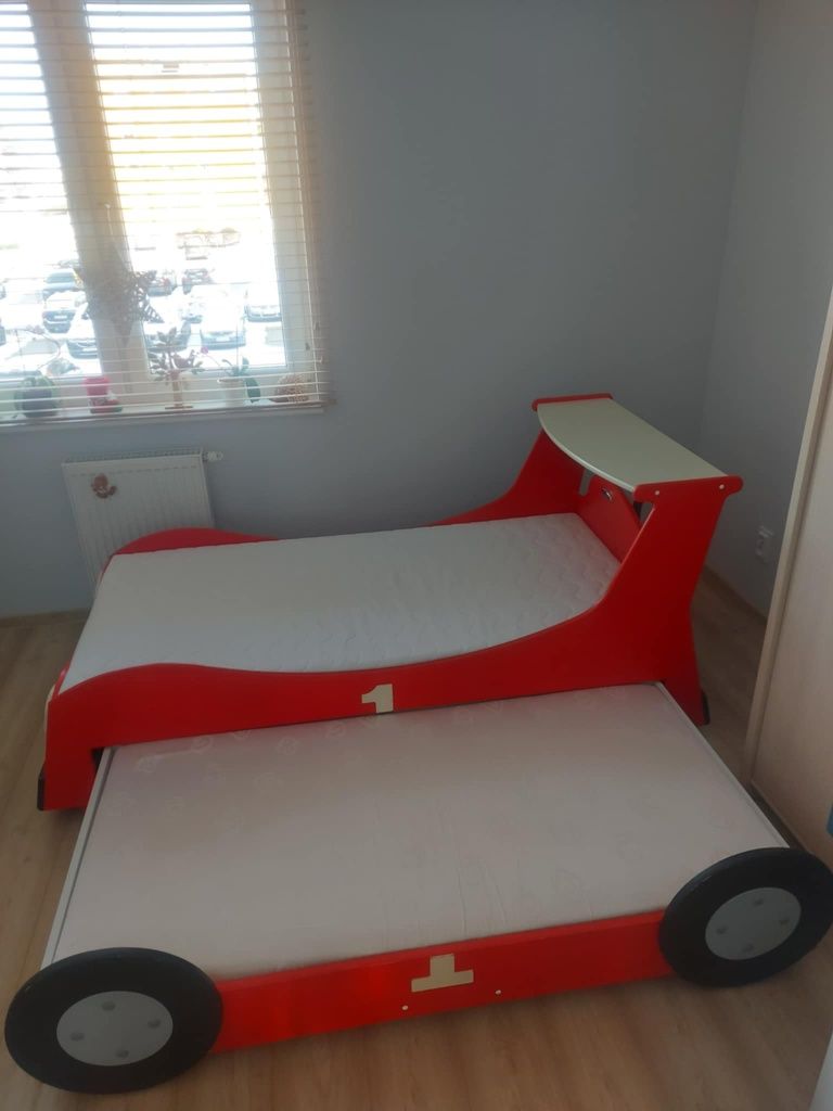 Łóżko dziecięce samochód z szufladą Baby Best + materac