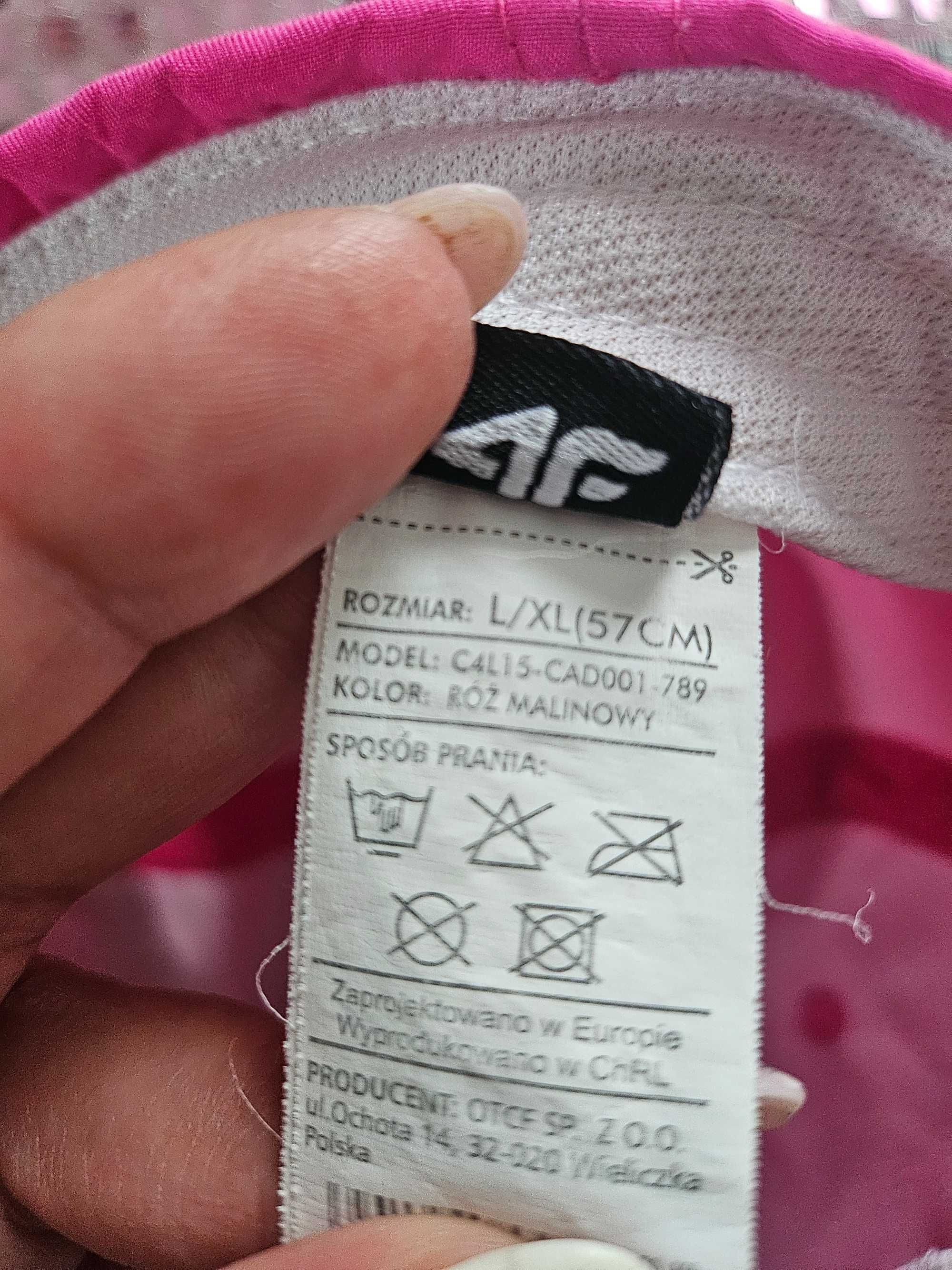Śliczna czapeczka z daszkiem 4F rozm.L-XL