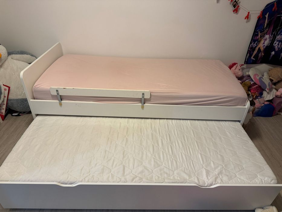 Łóżko Ikea z wysuwanym dodatkowym spaniem