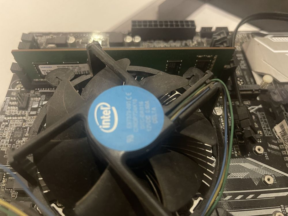 Материнская плата Asus Z270-p, оперативная память 4 Gb, Celeron G3900