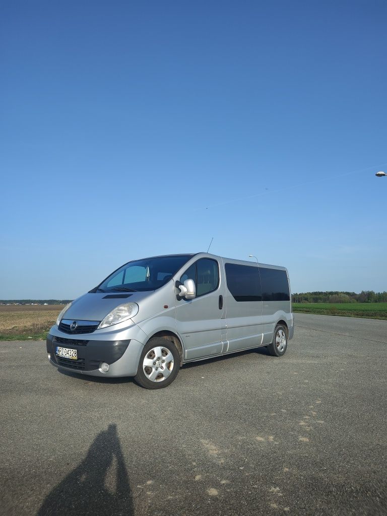 Opel Vivaro long 2.5 CDTI