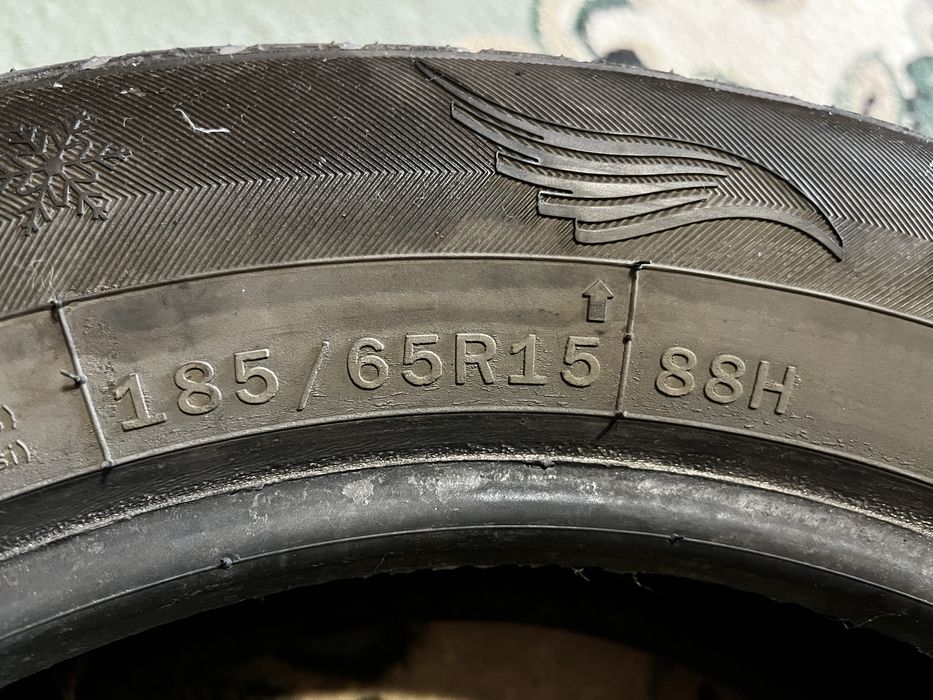 Резина зимова 185/65R15 4 штуки