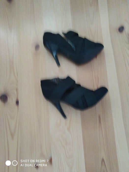 buty wiosenno -  jesienne damskie czarne botki