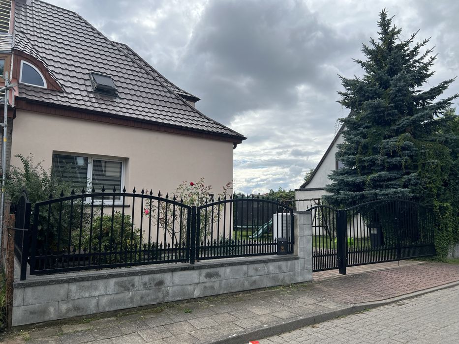 Dom w zabudowie bliźniaczej na ulicy Smolnej