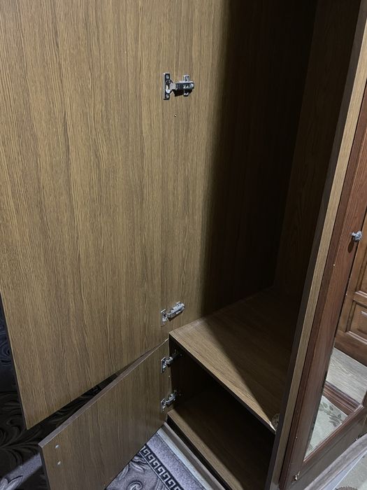 Продам прихожую  б/у