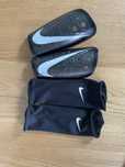 Ochraniacze NIKE rozniar S wzrost 150-160cm piłka nożna