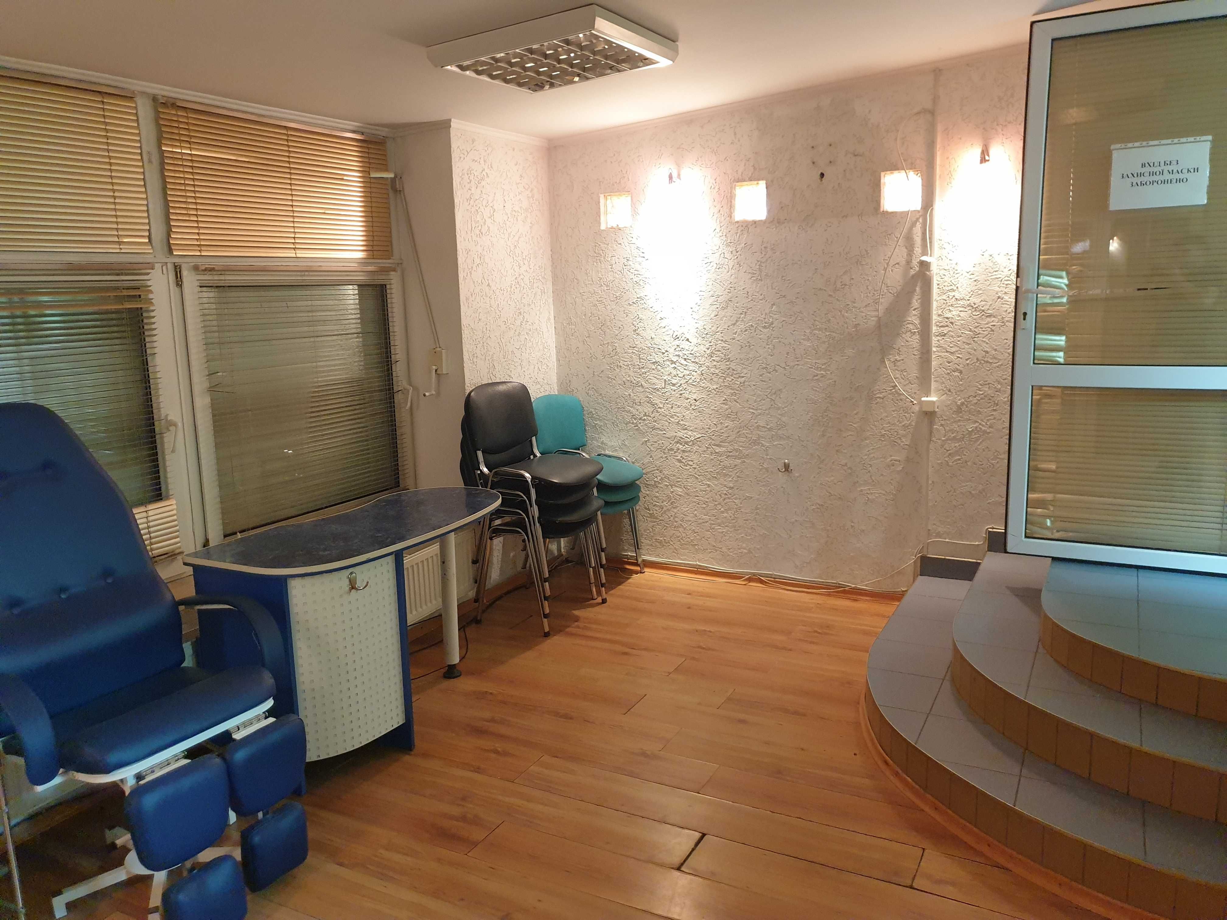 Комерційне приміщення, 72м², вулиця Привокзальна 4