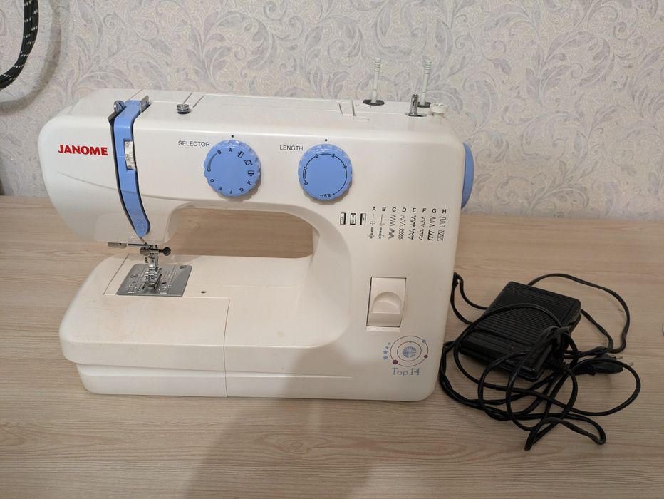 Janome Top 14 швейна машина б/у в хорошому стані