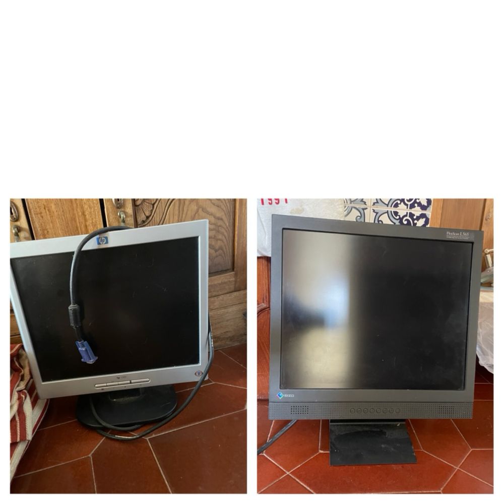 Conjunto dois monitores regulaveis