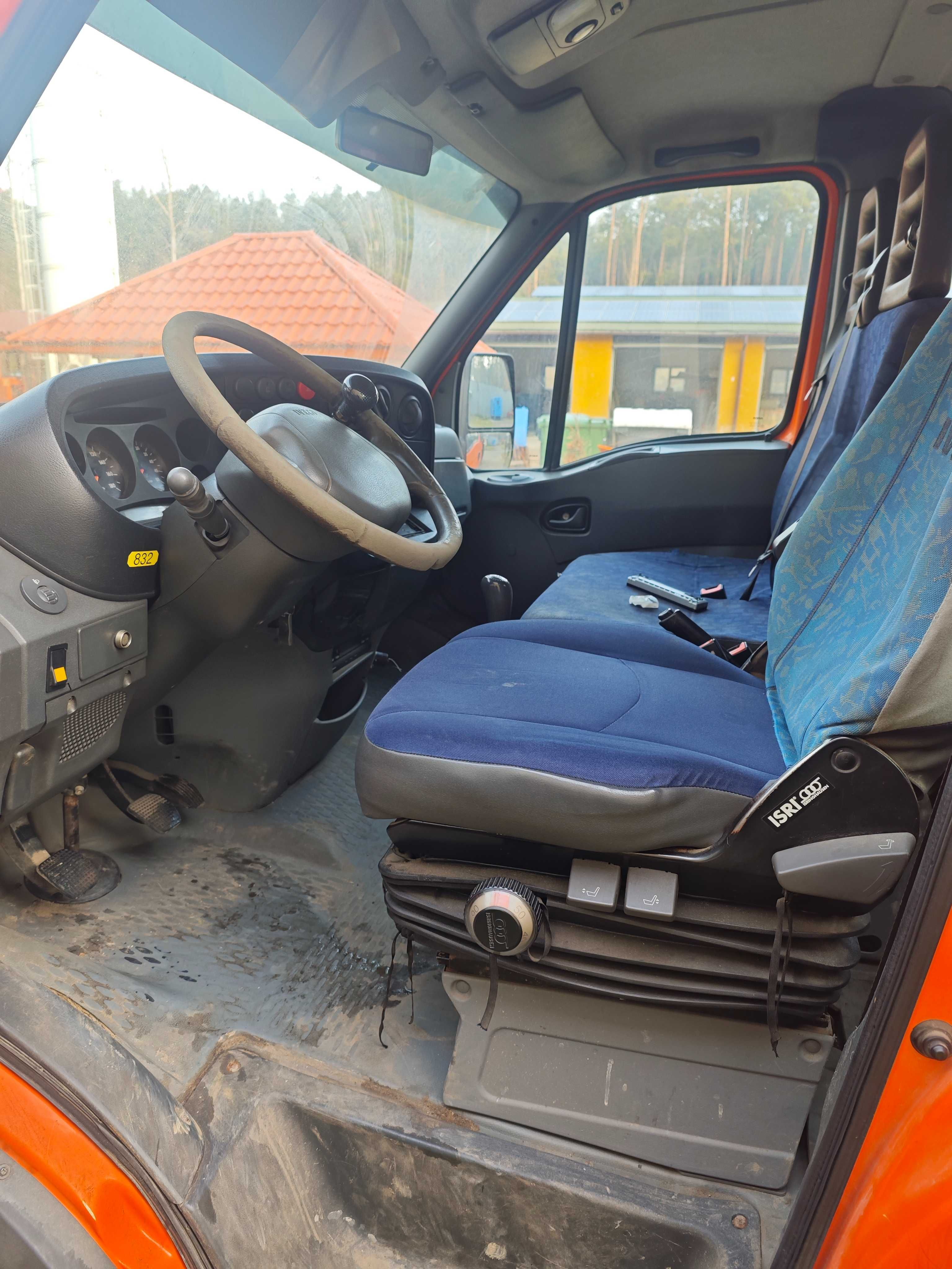 IVECO Daily 40C - HDS DOKA - 7 osób