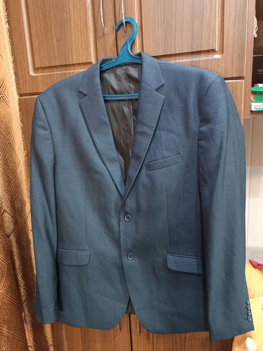 Чоловічий костюм класичний