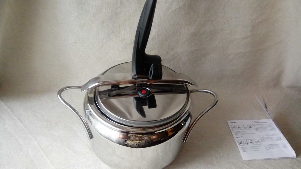 Szybkowar, garnek ciśnieniowy Aeternum srebrny