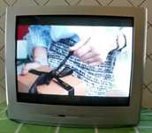 TV Philips stereo Crystal Clear ecrã de 28”- 71cm