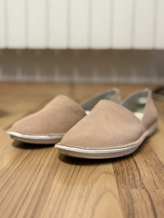 Buty damskie wsuwane zamszowe