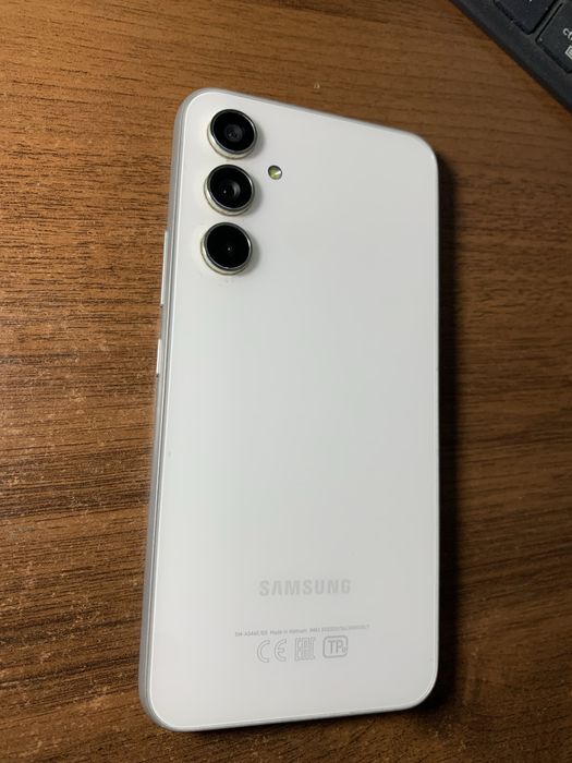 Samsung A54 ідеал , 120герц екран Андроїд 16