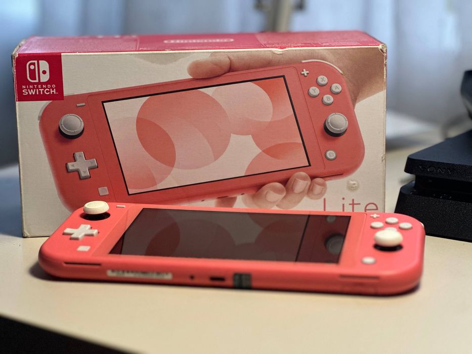 Nintendo switch lite K€fir